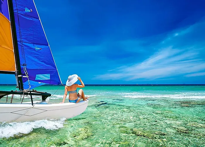 Pelican Reef Hotel *