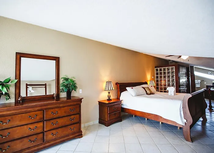 Pelican Reef Hotel